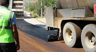 Antalya Büyükşehir kırsalda asfalt  seferberliğini sürdürüyor