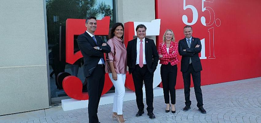 arzum-55inci-yasini-55-ayri-tasarimla-kutladi.jpg