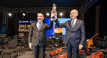 Başkan Soyer: Ödülü 4,5 milyon İzmirli adına alıyorum