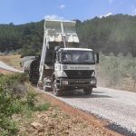 mugla-buyuksehir-belediyesi-kirsal-mahalle-yollarini-yeniliyor.jpg