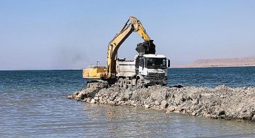 Van Büyükşehir Van Gölü’ne Hayat Vermeye Devam Ediyor