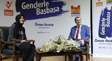 Zeytinburnu Belediye Başkanı Ömer Arısoy Gençleri Dinliyor