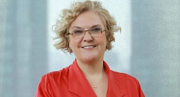 40 yılı aşkın süredir eğitime her koldan destek olmanın peşinde koşuyoruz