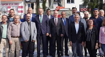 Ayvalıklı Muhtarlar Cumhuriyet Meydanı’nda Buluştu