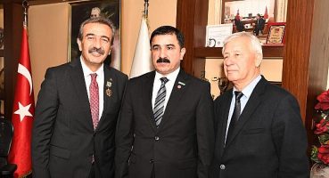 Başkan Soner Çetin’e Adaletin Kılıcı madalyası