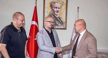 Başkan Soyer ödüllü tasarımcıları ağırladı