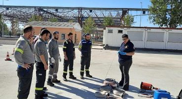 Büyükşehir İtfaiyesi, endüstriyel tesis eğitimlerine devam ediyor