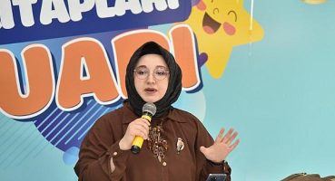 Eğitimci-Yazar Tuğba Coşkuner;  Dünya Küçük Bir Köy Haline Geldi