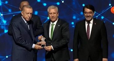 EÜ  “Öğrencilerin Kariyer Gelişimini En Etkin Şekilde Destekleyen Üniversite”  ödülünü alan ilk ve tek üniversite oldu