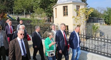 Gölcüklü Muhtarlar Sultan Babaya Hayran Kaldı