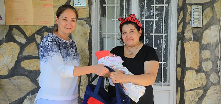 hos-geldin-bebek-projesi-ile-2181-aileye-ulasildi.jpg