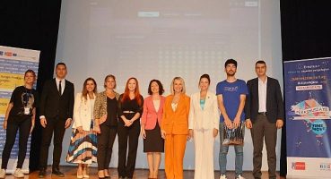 İzmirli gençlere Avrupa Birliği fırsatları tanıtıldı