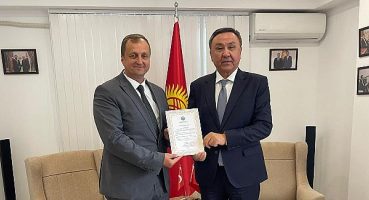 Kırgız Cumhuriyeti’nden Başkan Usta’ya Teşekkür Belgesi