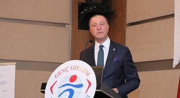 Prof. Dr. Emre Alkin’den iş dünyasına çarpıcı tavsiyeler