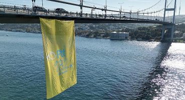 PTT Bayrağı 182. Yıl Dönümü Nedeniyle Boğazda Dalgalanıyor