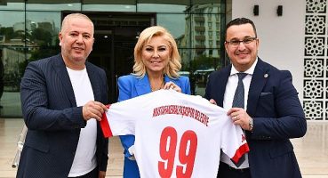 Usta Gazeteciler Dünyanın En Büyük Makam Odasına Konuk Oldu