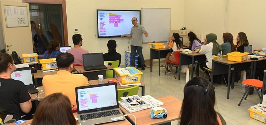 yenisehir-belediyesinden-ogretmenlere-lego-ve-stem-egitimi.jpg