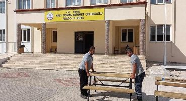 Antalya Büyükşehir’den bank ve piknik masası desteği