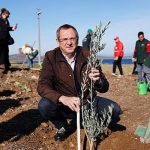 ayvalik-belediye-baskani-mesut-ergin-duzya-zeytin-agaci-gunu-kutlu-olsun.jpg