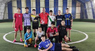 Başkan Sezer Gençlerin Maç Davetini Geri Çevirmedi