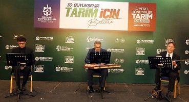 Çalıştaya gelen konuklar gala yemeğinde buluştu