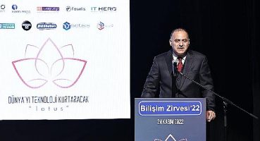 DR. Ömer Fatih Sayan: Teknoloji Geleceğimizi Kurtaracak