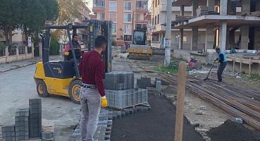 Edremit’te Bozuk Yollar Tamirleniyor