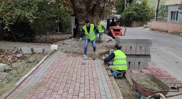Gölcük Atatürk Mahallesi Yalı Yolu Caddesinde kaldırımlar yenilendi