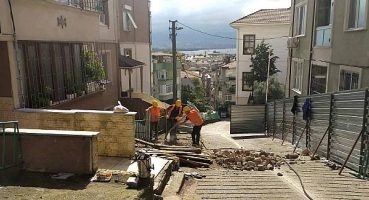 İzmit Hafız Rüştü Sokak’ta kuyu temelli iksa yapılıyor