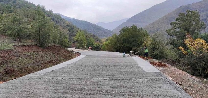 karamursel-avcikoy-tahtali-fulacik-arasina-beton-yol.jpg