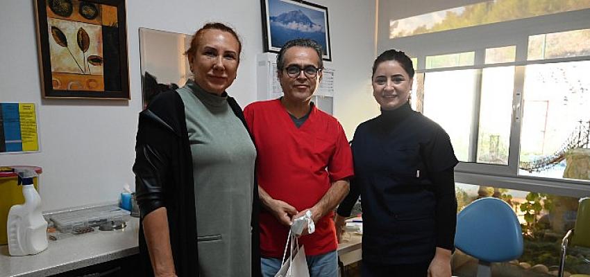 saglik-isleri-muduru-ozden-sayindastan-dis-hekimlerine-ziyaret.jpg