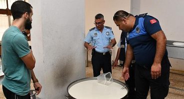Yenişehir Belediyesinden kaçak peynir imalathanesine baskın