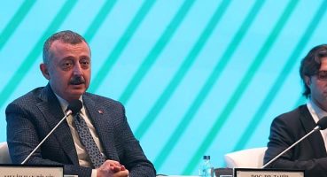Başkan Büyükakın: İnsan kaynağınız yetişmemişse dünya ile rekabet edemezsiniz