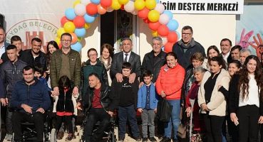 Başkan Yılmazlar Biz bir ışık yaktık, bu ışığın desteğe ihtiyacı olan birçok bireyin yolunu aydınlatmasını umuyoruz. dedi