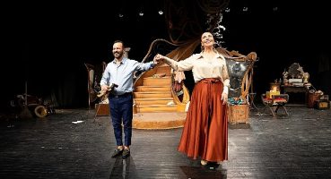 İBB Şehir Tiyatroları İzmirli Sanatseverlerle Bir Araya Geldi