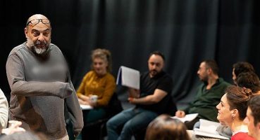 NKT oyuncuları okudu, oyun yazarları dinledi