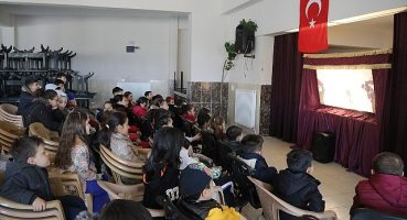 Çocuklara Müze Gezisi ve Karagöz Oyunu