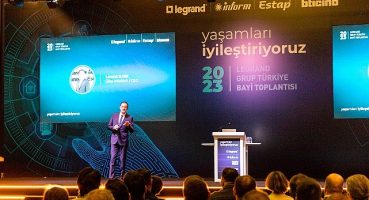 “Yaşamları İyileştiriyoruz" sloganı ile yola çıkan Legrand Grup Türkiye geleneksel bayi toplantısında iş ortaklarıyla bir araya geldi