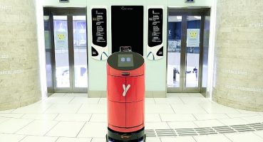 Yemeksepeti'nin Asansör Kullanabilen Yemek Teslimat Robotu YEBO, Akmerkez'de