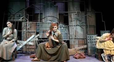 İBB Şehir Tiyatroları 27 Mart Dünya Tiyatro Günü'nü Ücretsiz Sahneleyeceği 9 Oyunla Kutluyor