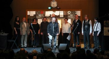 İş Sanat Sahnesinden Depremzedelere Saygı Duruşu