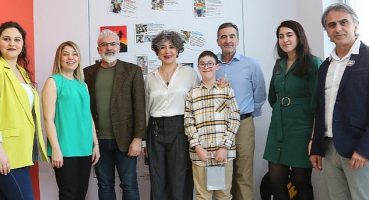 Özel Gereksinimli Sarp'ın Farkındalık Yaratan Resimleri Küçükçekmece'de Sergileniyor