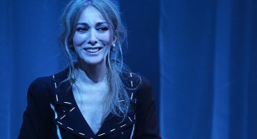 Zerrin Tekindor'un tek kişilik performansı “TOZ"   ENKA Sanat'ta