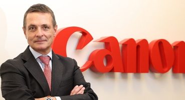 Canon, küresel değiştirilebilir lensli dijital fotoğraf makinesi pazarında 20 yıldır bir numara!