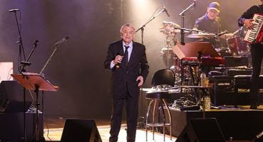 Salvatore Adamo Unutulmaz Şarkılarıyla İş Sanat'ta Sahne Aldı