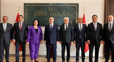 Azeri milletvekillerinden İzmir çıkarması