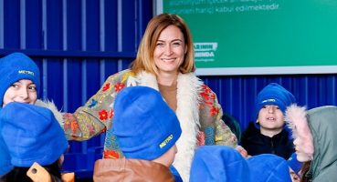 Ceyda Düvenci, Metro Türkiye'nin Depozito Alanında Çocuklara Geri Dönüşümün Önemini Anlattı