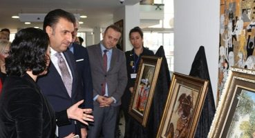 İzmir'de Halk Eğitimi Merkezlerinin Toplumun Tüm Kesimlerine Yönelik Çalışmaları Sürüyor