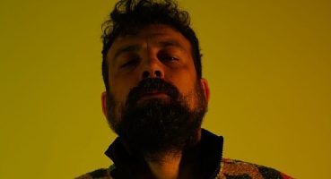 Oversize, Yeni Şarkısı “Geri Gel” ile Dinleyicileri Büyülüyor