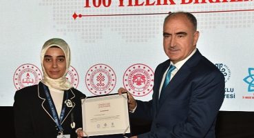 Selçuklu Belediyesi'nin ev sahipliğinde Üstad Necip Fazıl Kısakürek vefatının 40. yıldönümünde çeşitli etkinlikler ile anılıyor